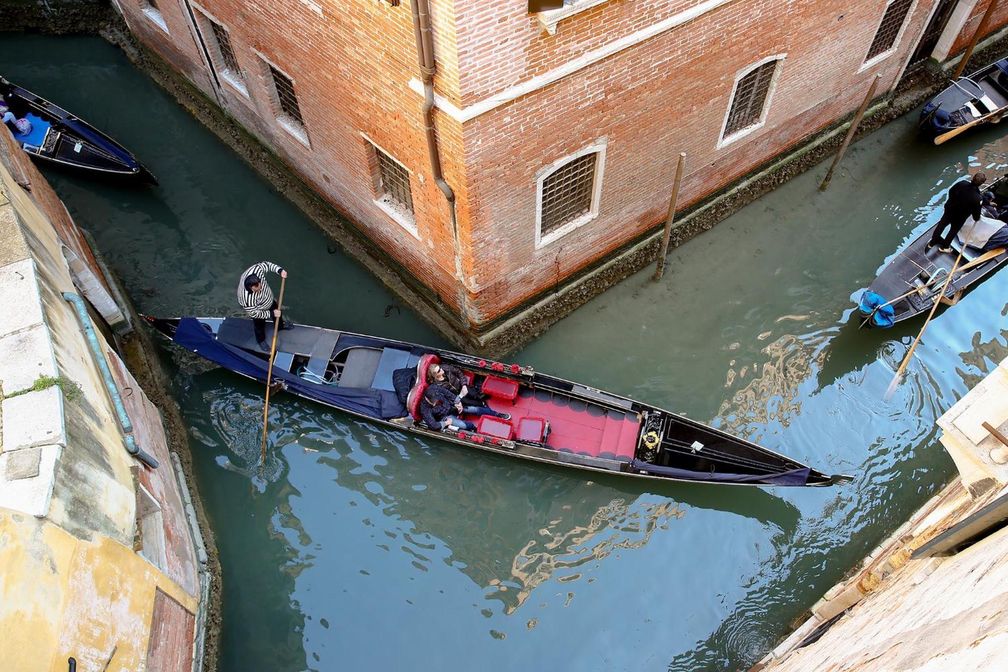 Flat With Canal View Near San Marco Venedig Exteriör bild